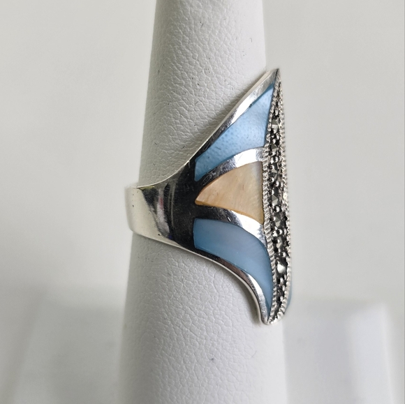 Elegant Sterling Silver 925 Mother Of Pearl Ring - Picture 2 of 6